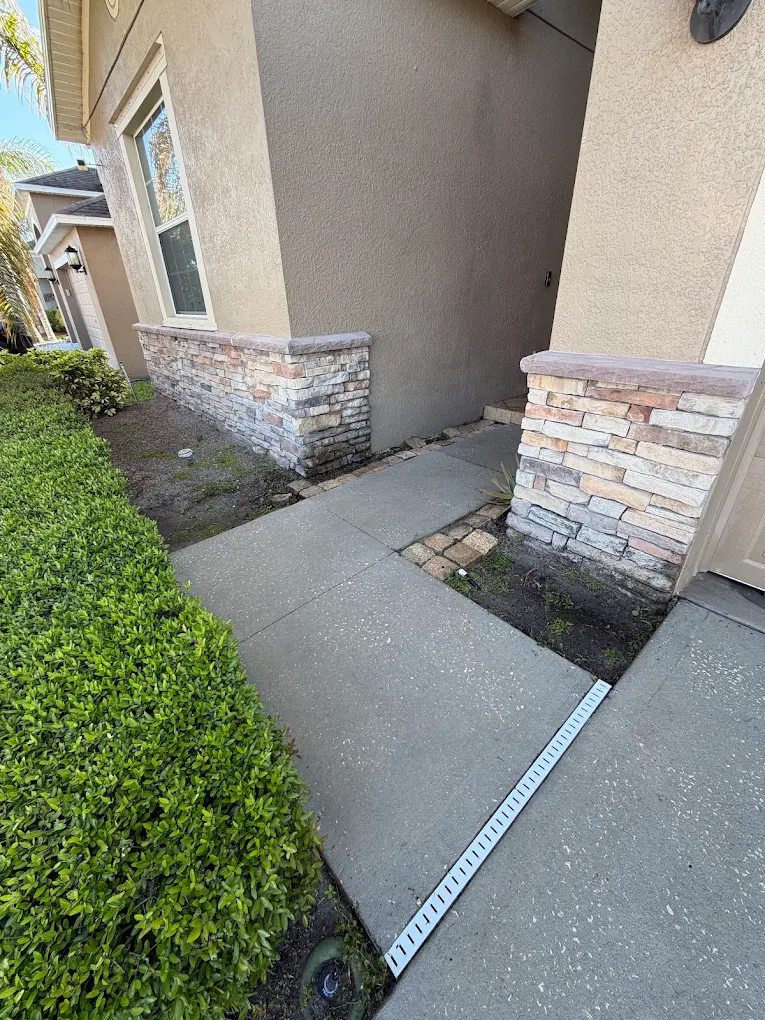 Front entry walkway and stone facade cleaned in Orlando